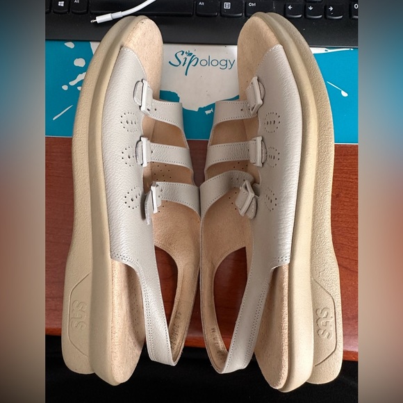 SAS Sandals 10M, like new - Picture 4 of 5